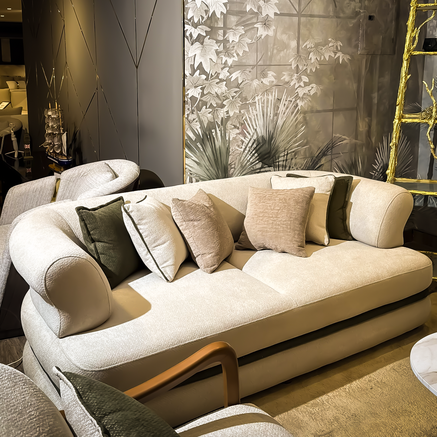 Santiago Salon